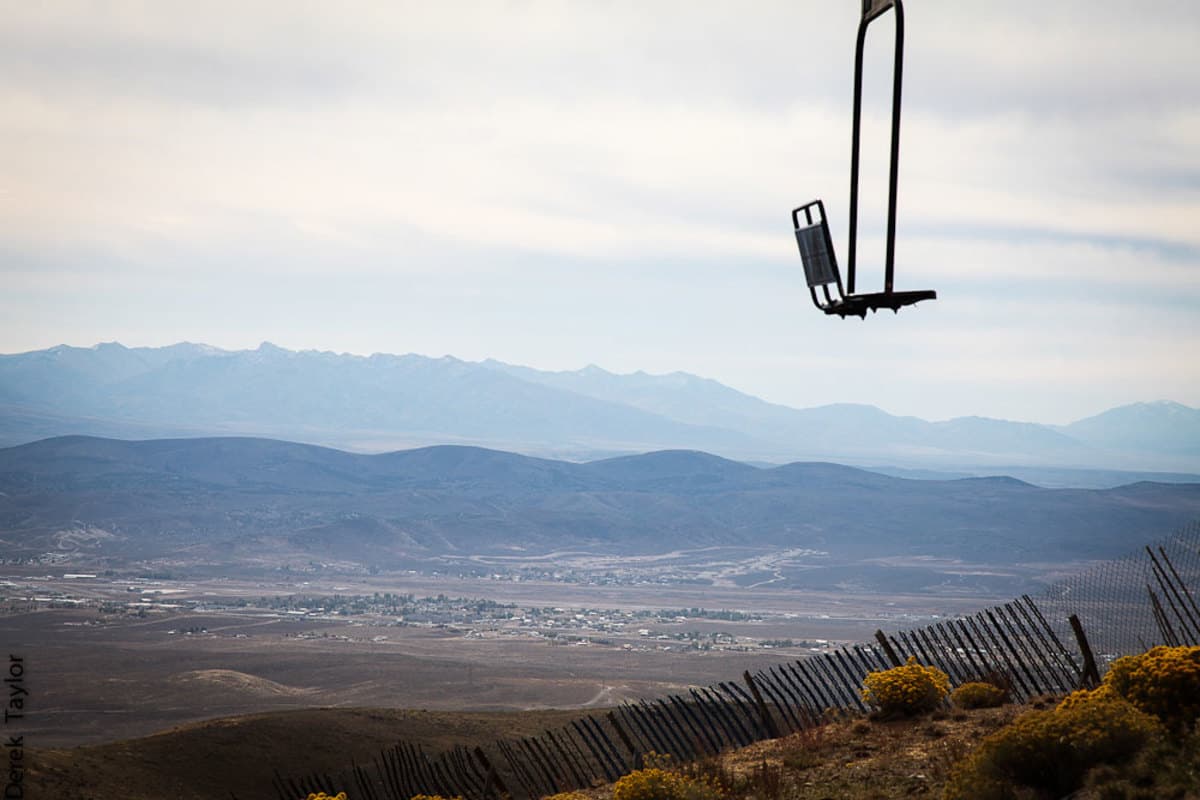 Elko Snobowl in USA - a person on a ski board on a mountain.