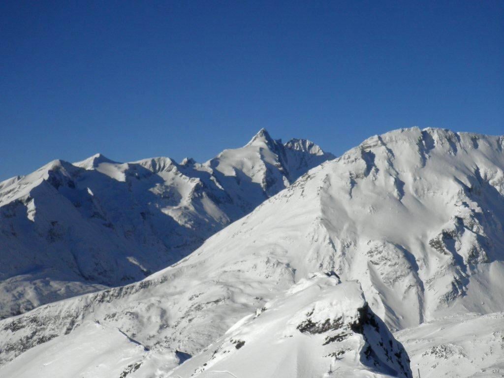 Grossglockner Heiligenblut resort background