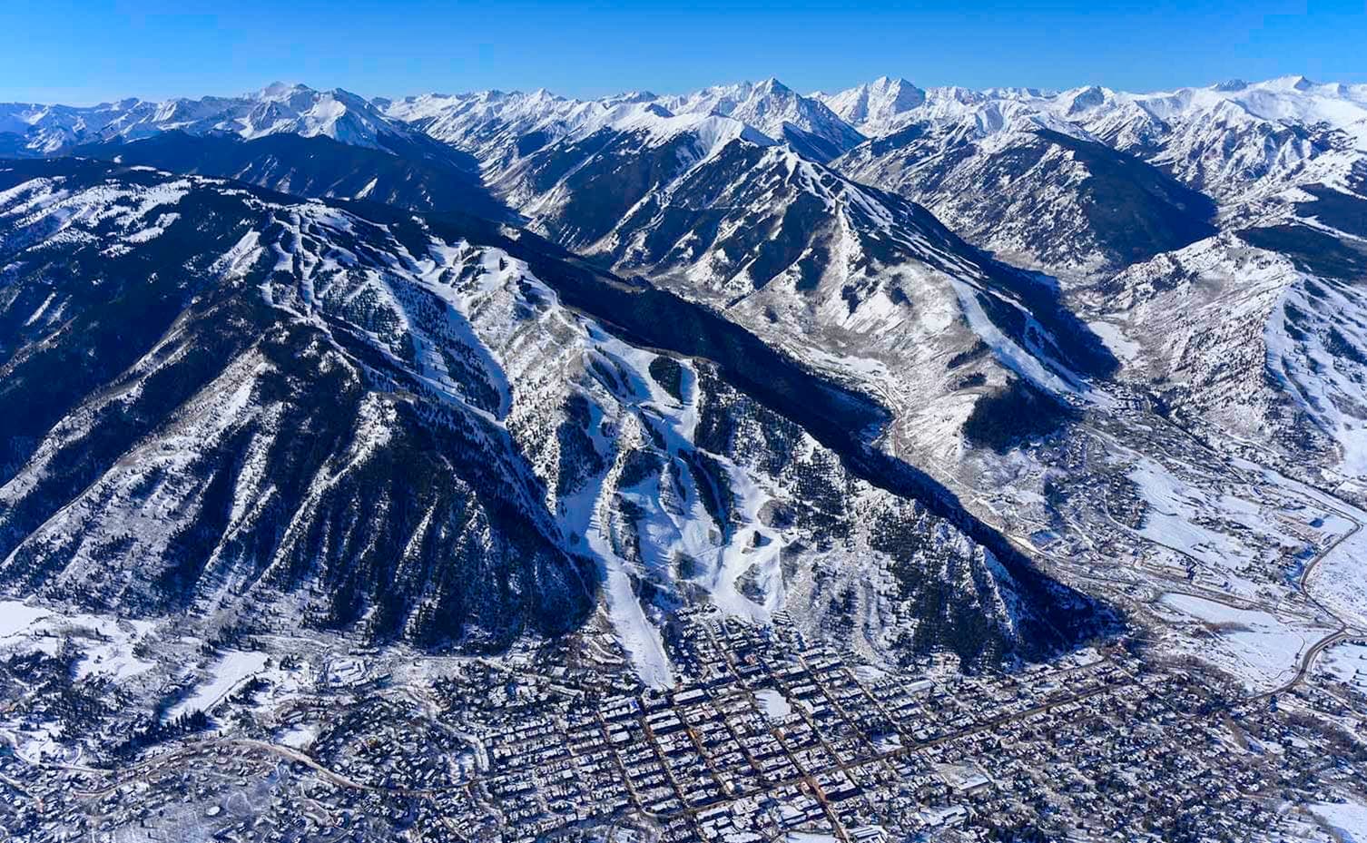 Aspen Mountain in USA: an aerial view of the ski resort in the swiss alps.