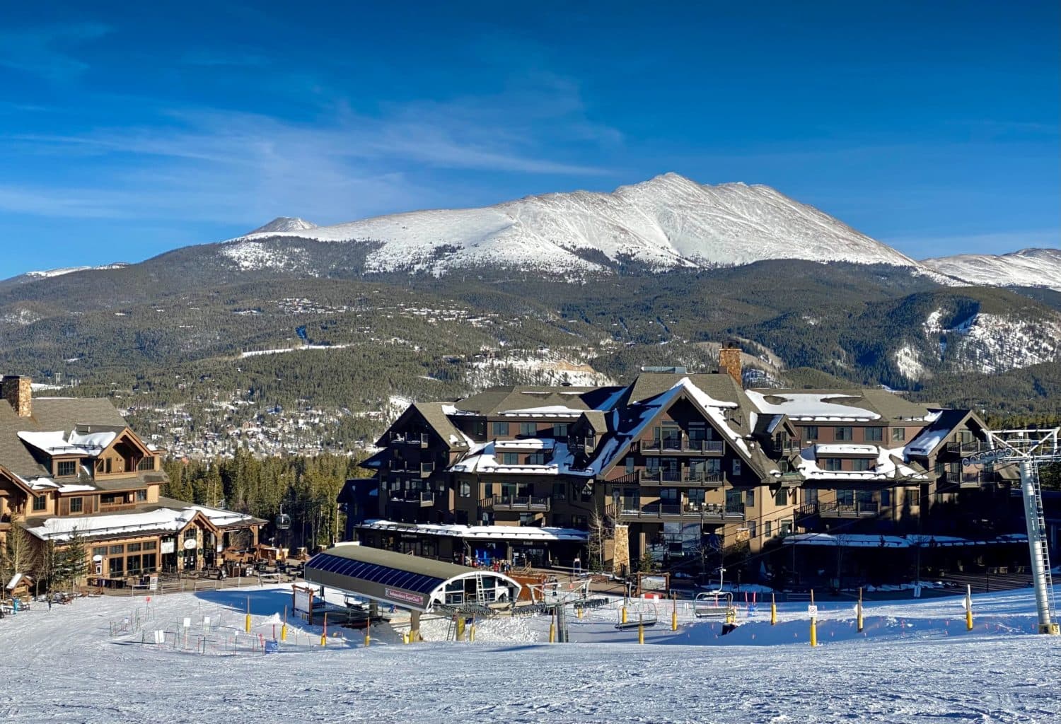 Loveland in USA: a ski resort with a mountain in the background.