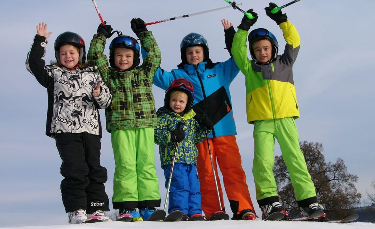 Bameshub – Neukirchen am Walde | Eschenau in Austria - a group of kids.
