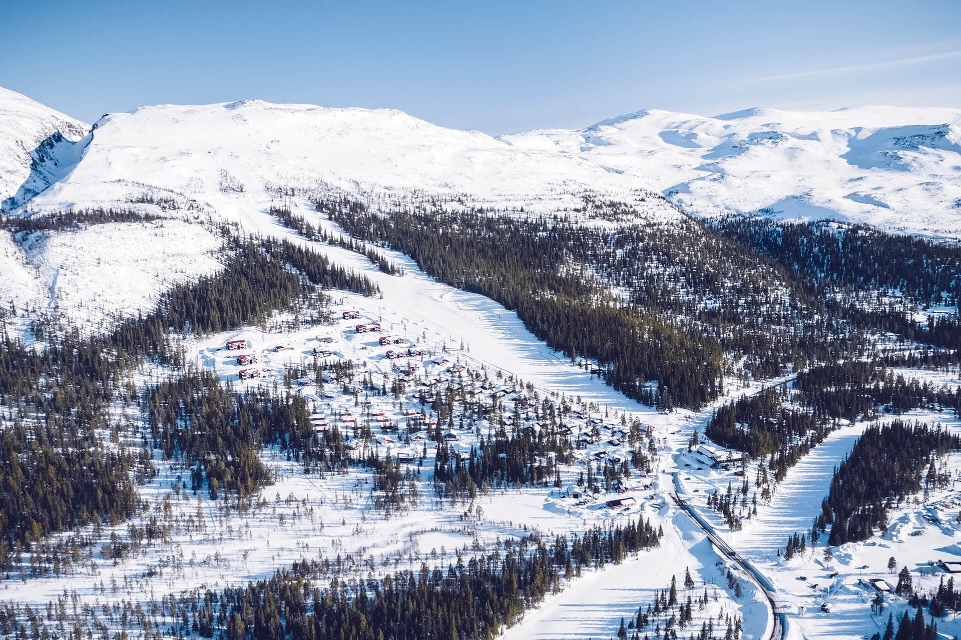Höglekardalen in Sweden: a view of a ski resort in the mountains.