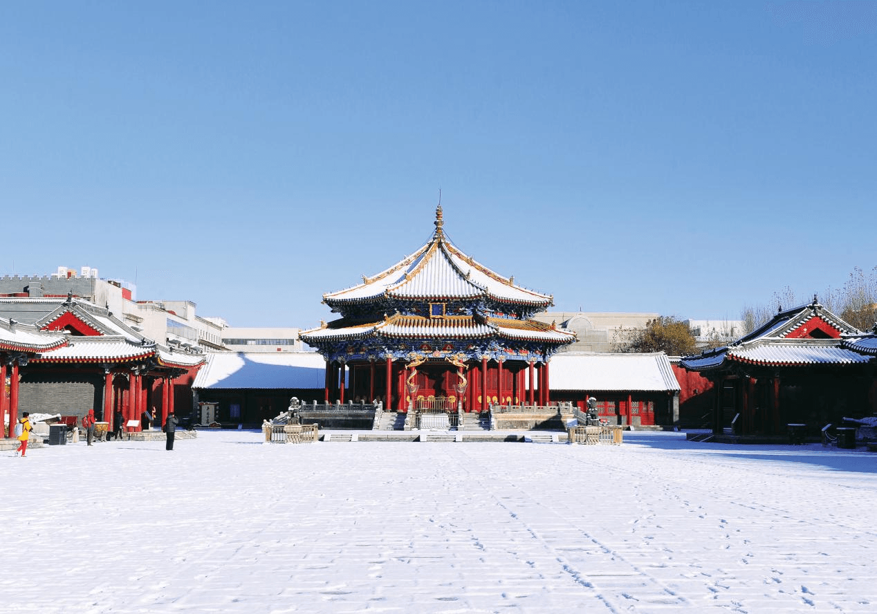 Hejiagou Garden in China - snow on the ground.