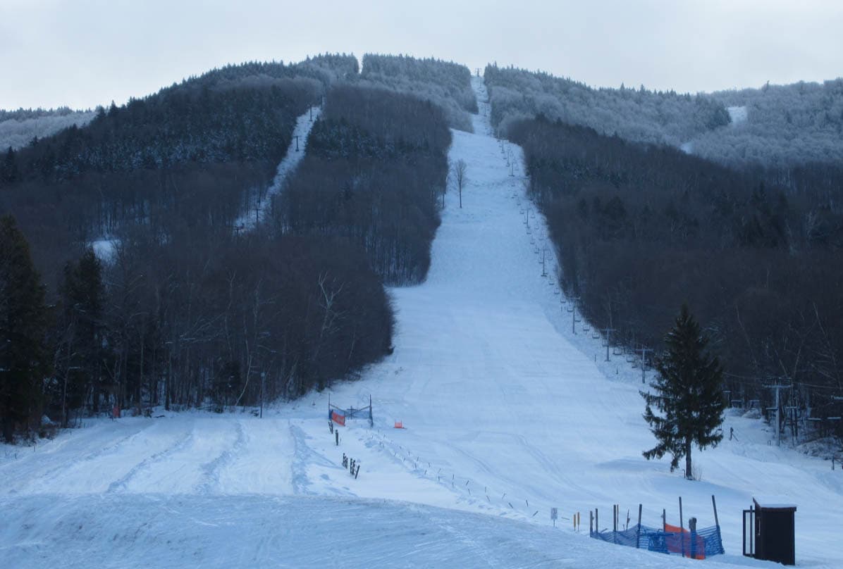 Magic Mountain in USA - the snow is white.
